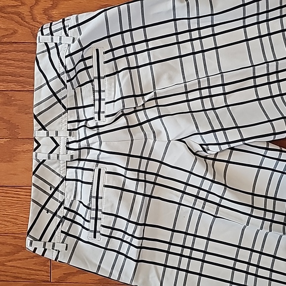 Womens Capri Pants. Black, Gray and White. Size 2. Express Design Studio. - Picture 6 of 8